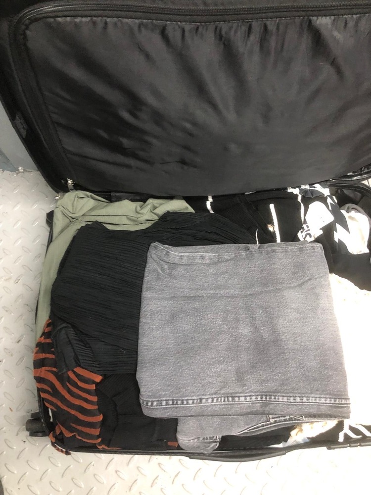 Bow Self storage unit auction IB-6711 23