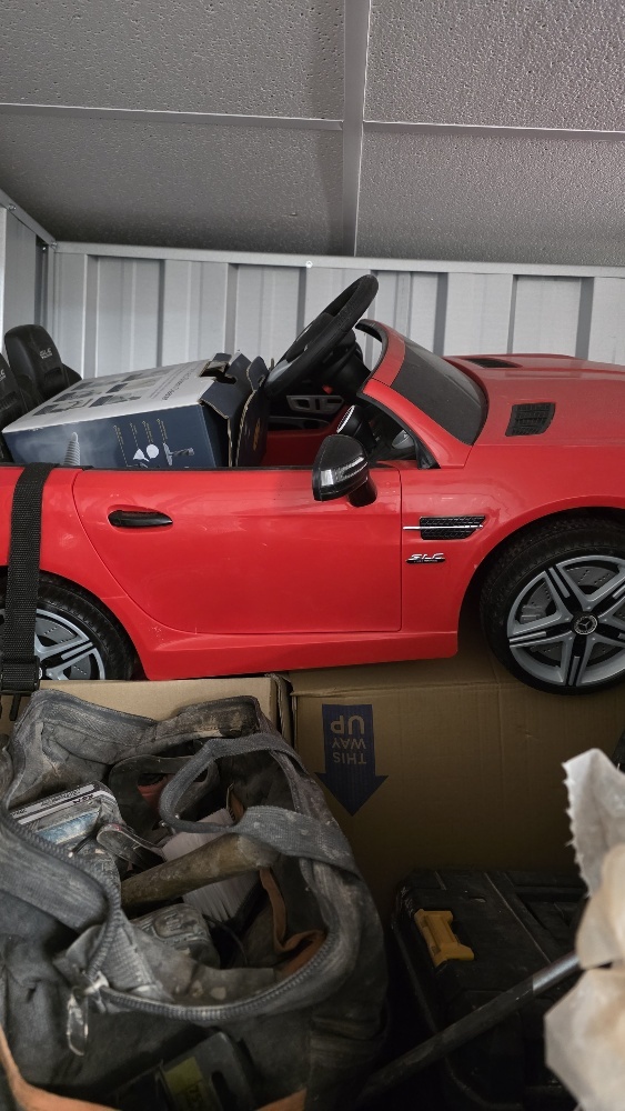 TRAFFORD Storage Unit auction IB-1548