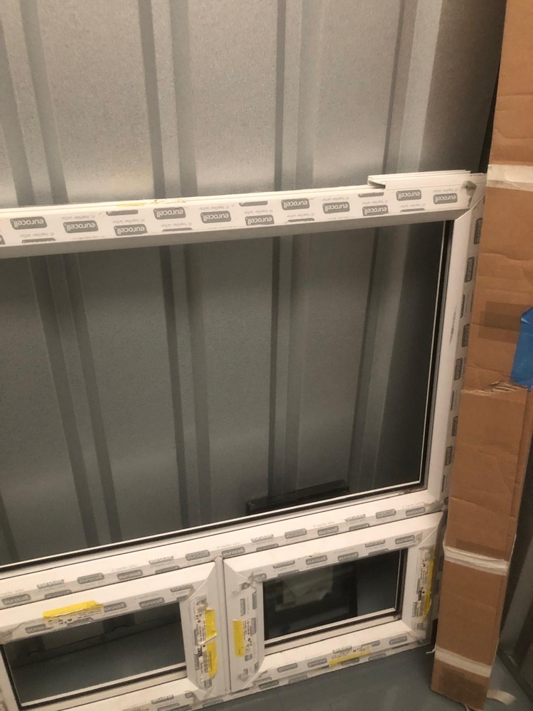 Staples Corner Self storage unit auction IB-8842