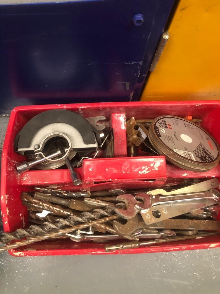 Staples Corner storage facility unit auction IB-8842