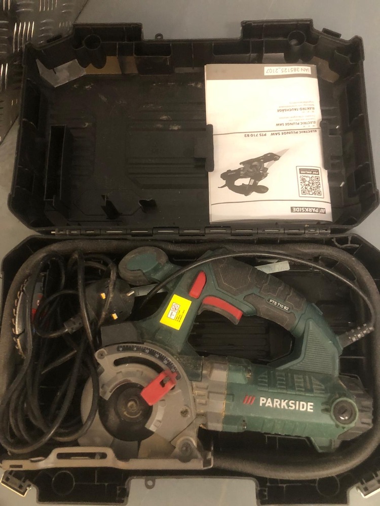 Staples Corner Storage Unit auction IB-8842 32