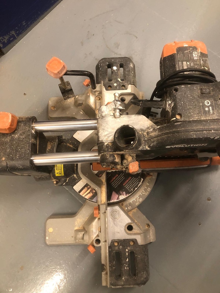 Staples Corner Storage Unit auction IB-8842 32