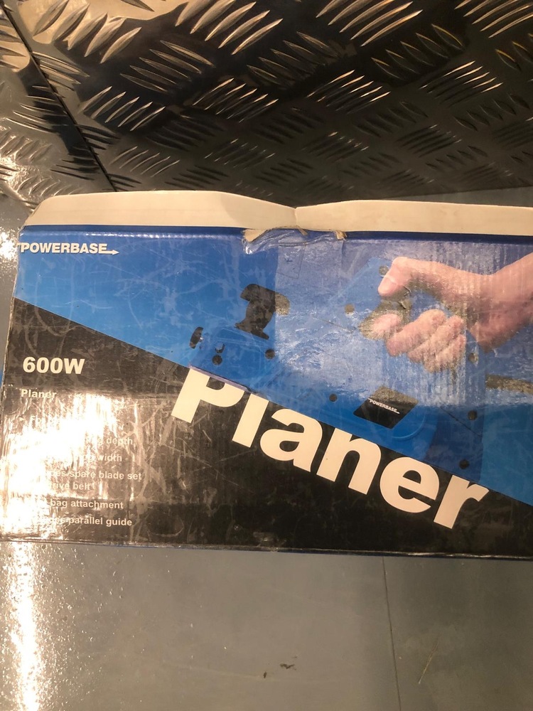 Staples Corner Storage auction IB-8842 70