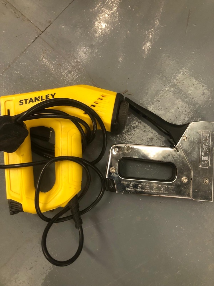 Staples Corner Storage auction IB-8842 70