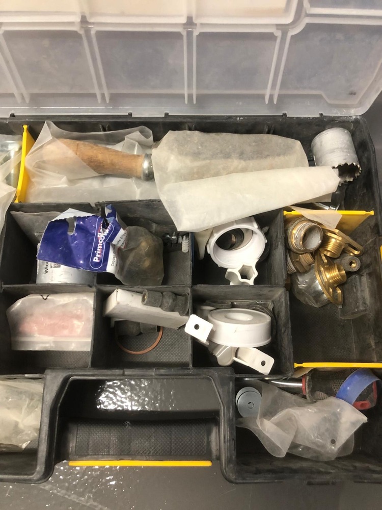 New Southgate (Bounds Green) Storage Unit auction IB-9508 32