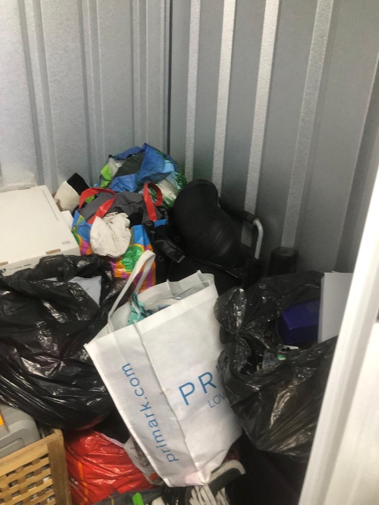 Wembley Self storage unit auction IB-4285