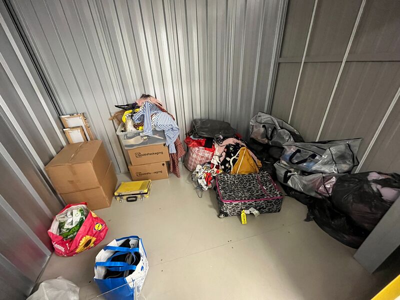 BLACKBURN Self storage unit auction IB-5645