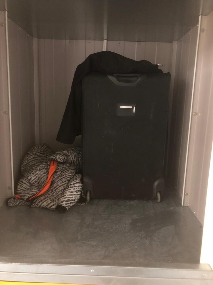 Staples Corner Storage auction IB-4113