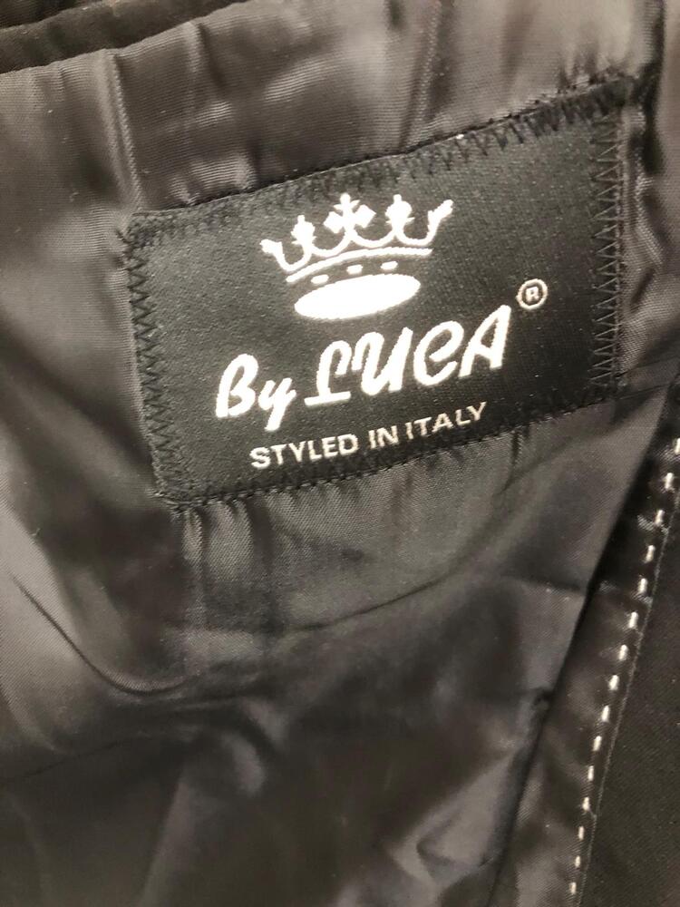 Staples Corner Storage Unit auction IB-4113