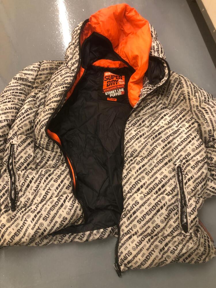 Staples Corner Storage Unit auction IB-4113