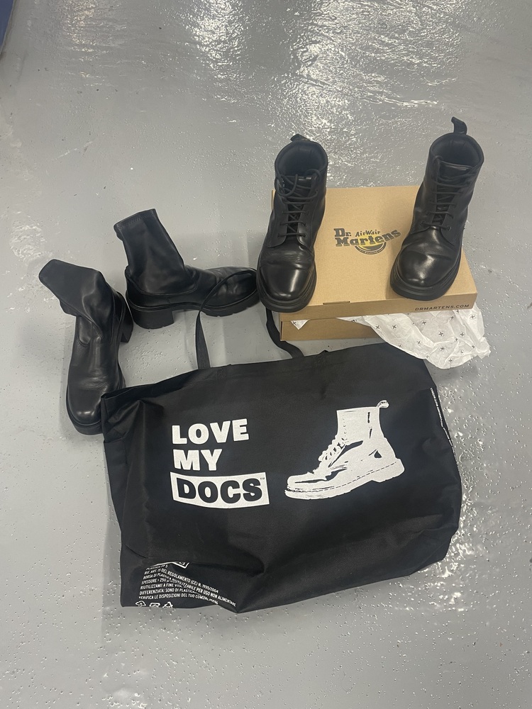 Paddington Self storage unit auction IB-2012 13