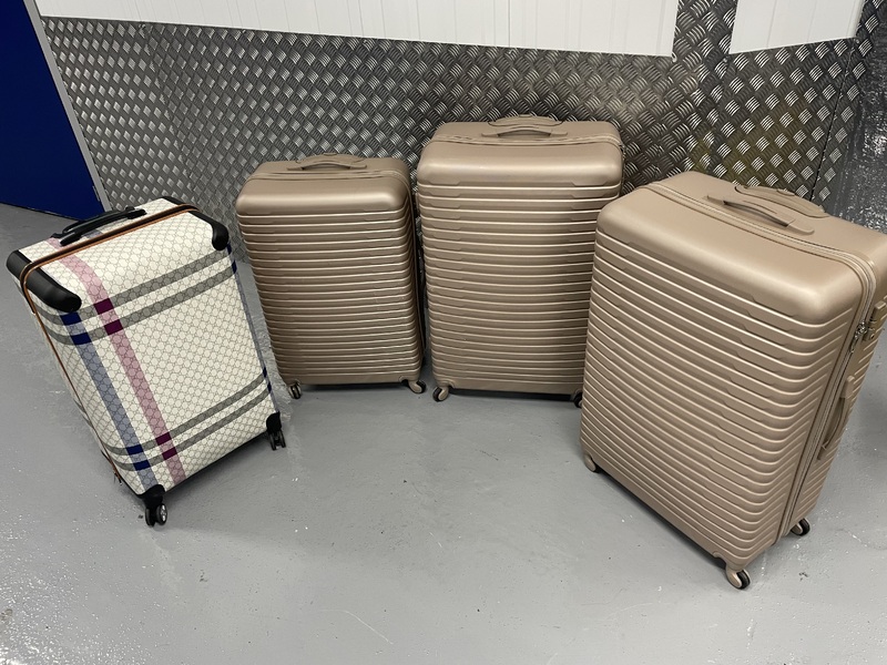 Paddington Self storage unit auction IB-2012 23