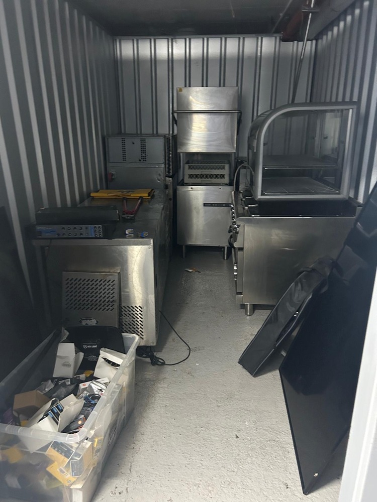 Paddington Self storage unit auction IB-2274 13