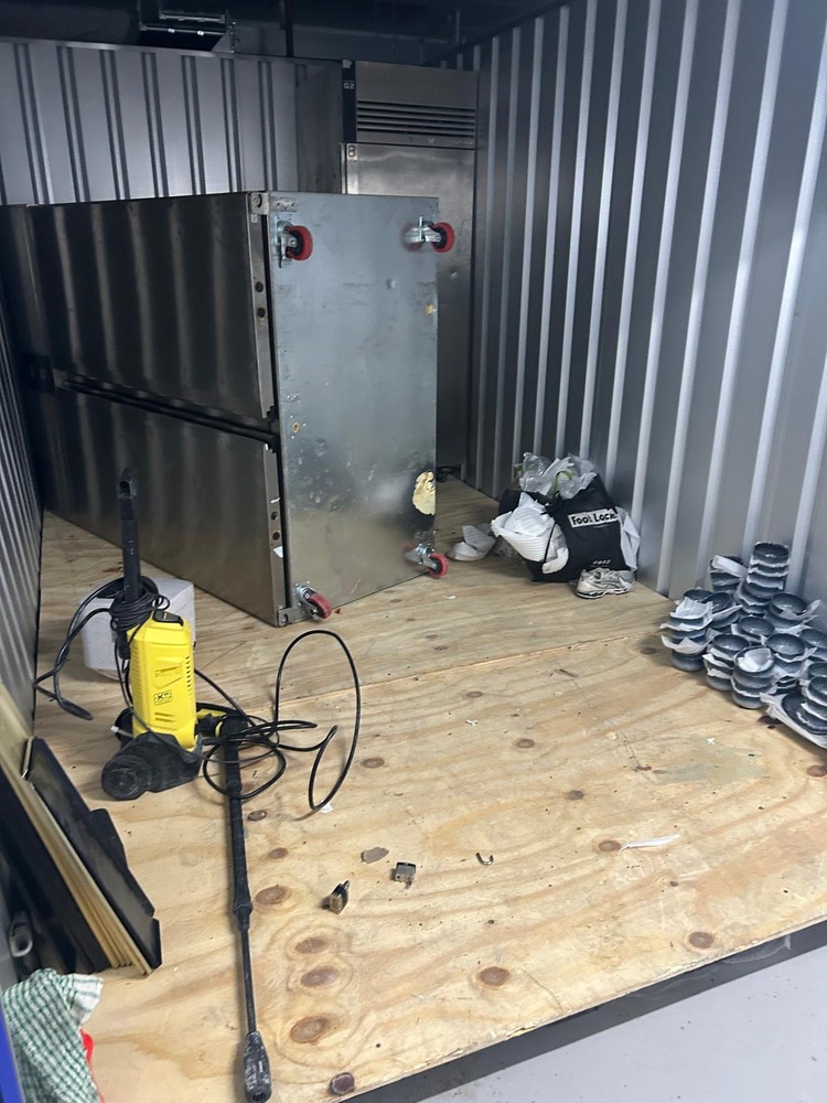 Paddington storage facility unit auction IB-1471