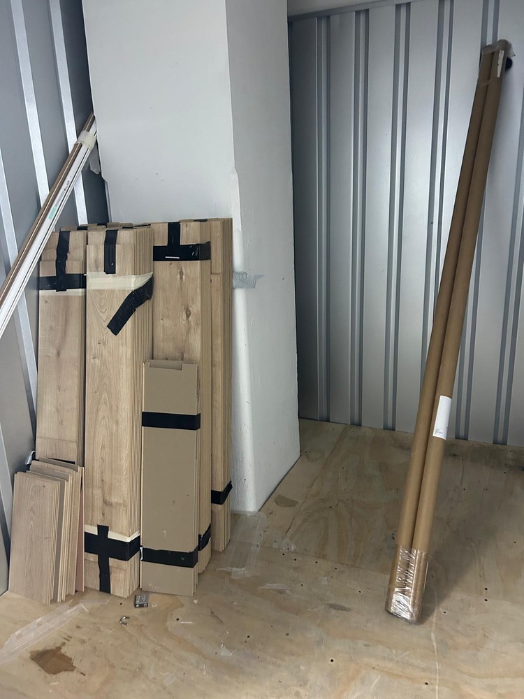 Paddington Storage auction IB-4825