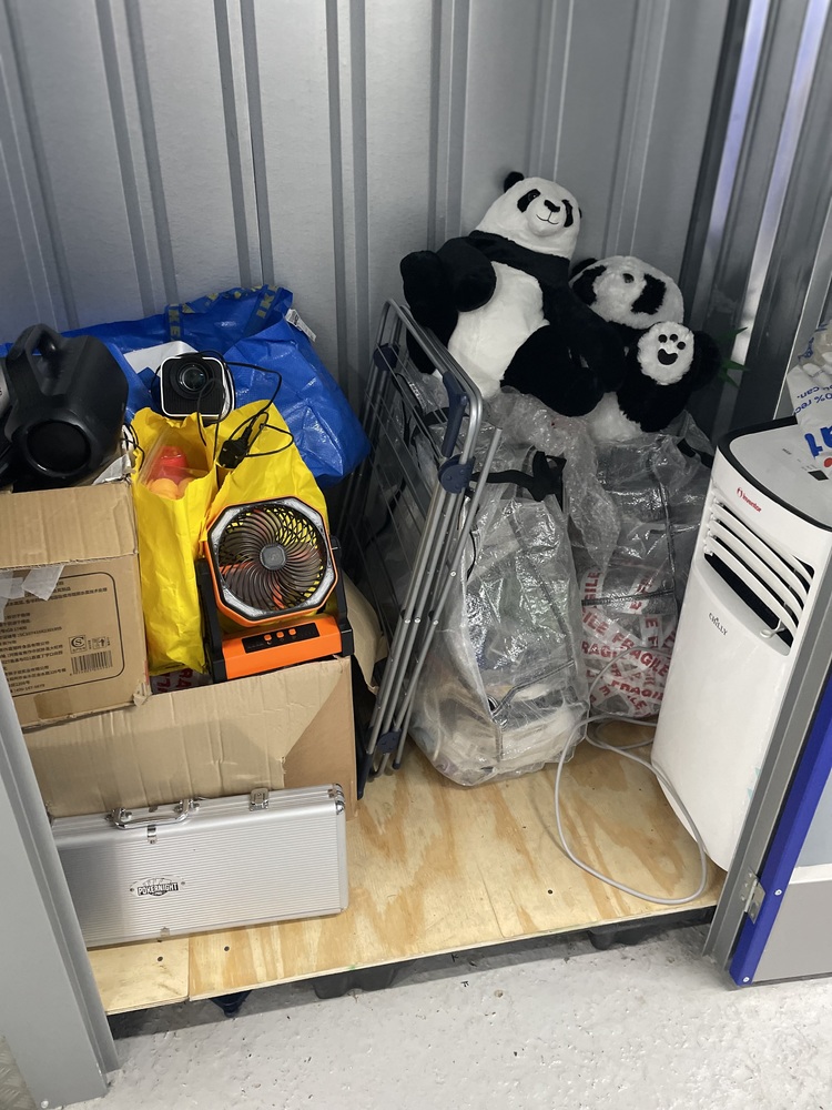 Paddington Storage Unit auction IB-6182