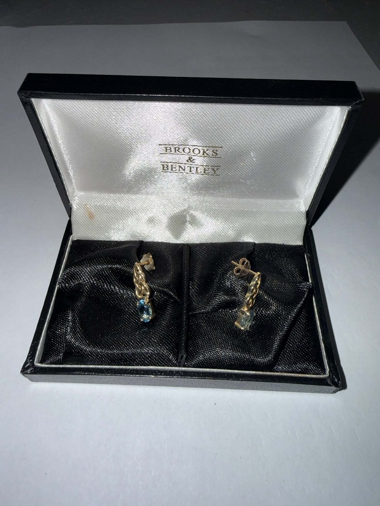 The Storage Team York Storage auction IB-8648