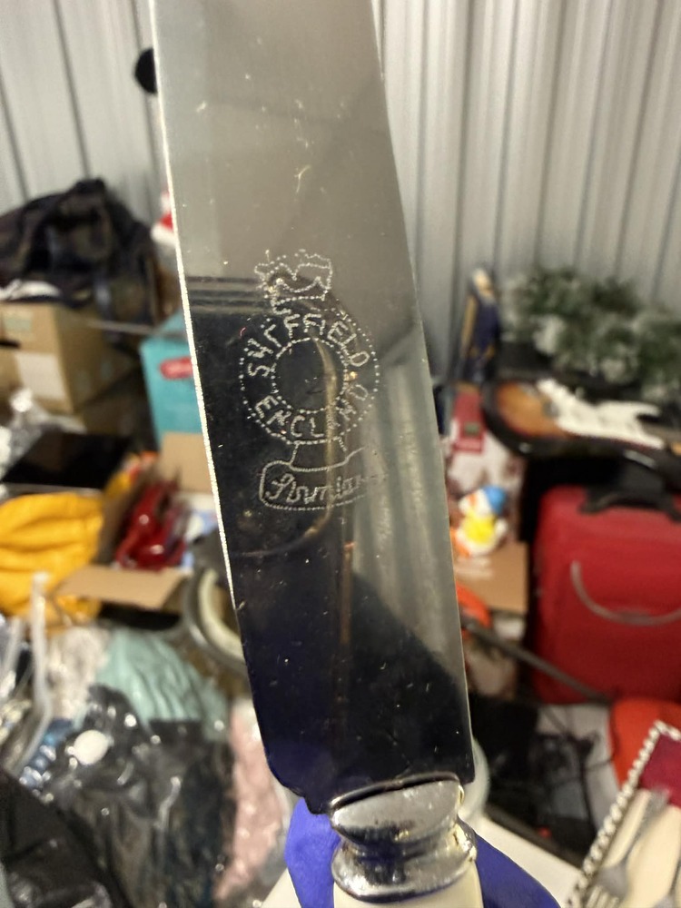 The Storage Team York storage facility unit auction IB-8648 16