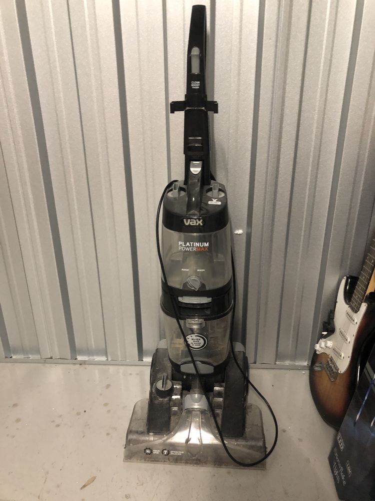 The Storage Team York Self storage unit auction IB-8648 53