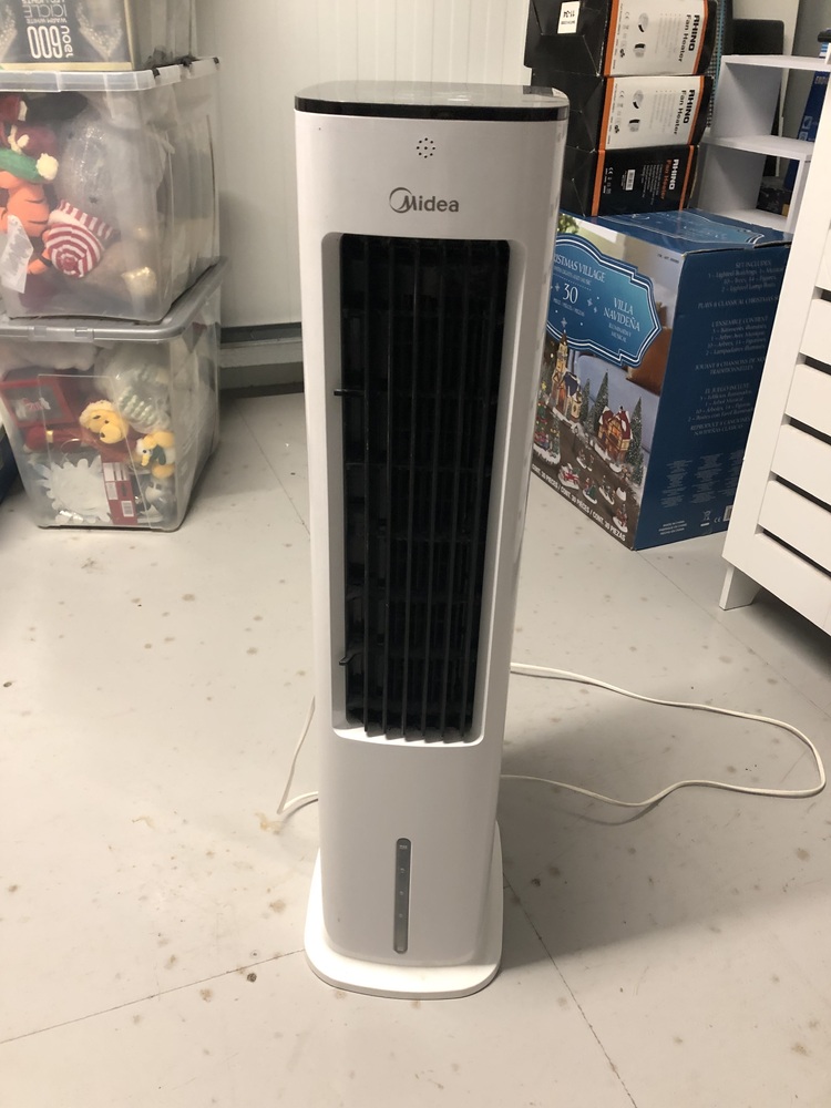 The Storage Team York Self storage unit auction IB-8648 83