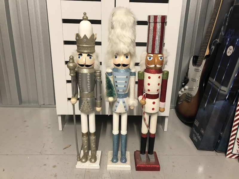 The Storage Team York storage facility unit auction IB-8648 76