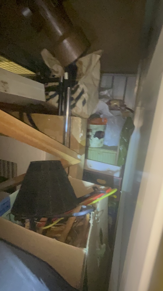 Kingston Upon Thames storage facility unit auction IB-8519 16