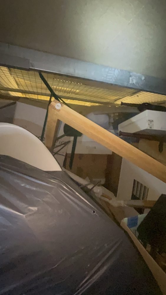 Kingston Upon Thames storage facility unit auction IB-8519