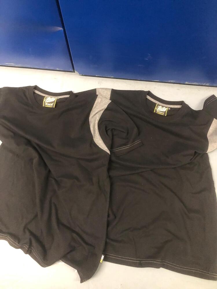 Edgware Storage Unit auction IB-8008