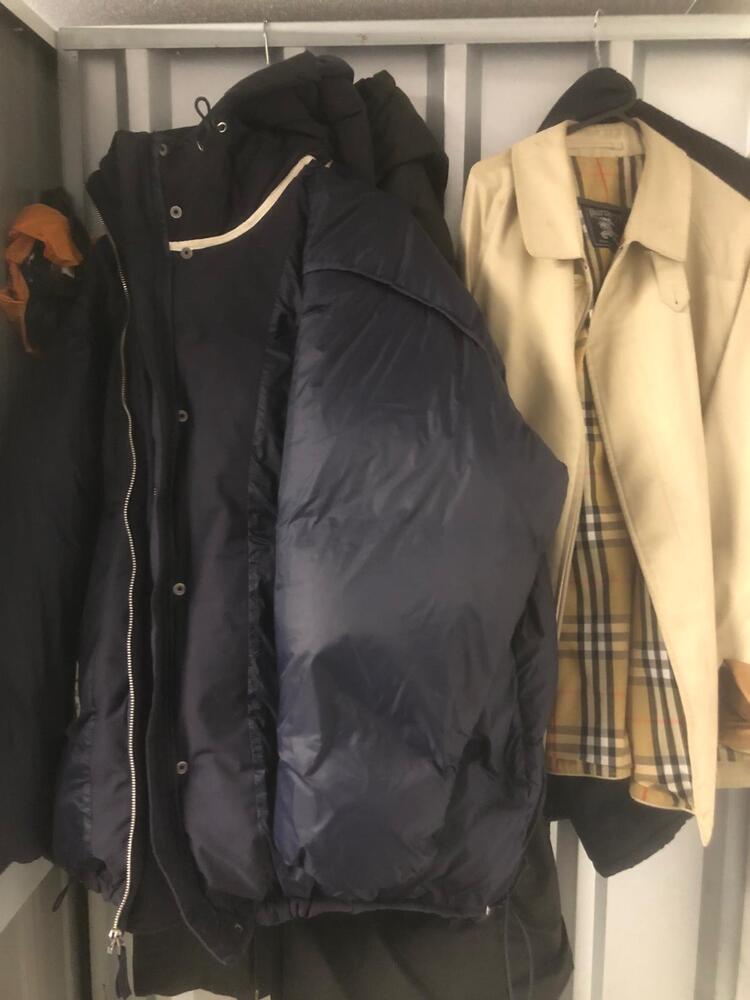 Edgware storage facility unit auction IB-8008