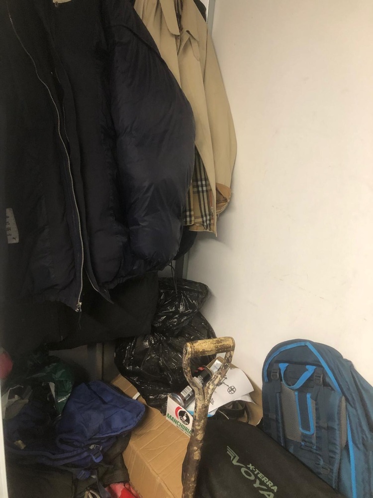 Edgware Self storage unit auction IB-8008 13