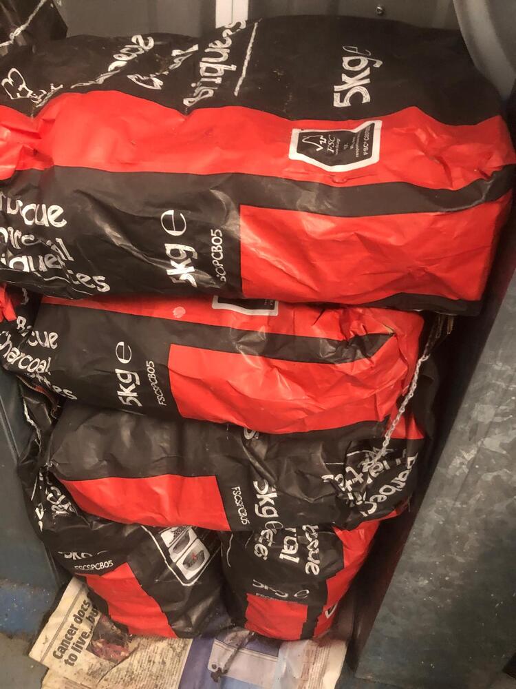 Edgware Storage Unit auction IB-8008 22