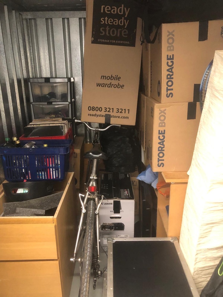 Edgware Self storage auction IB-1735