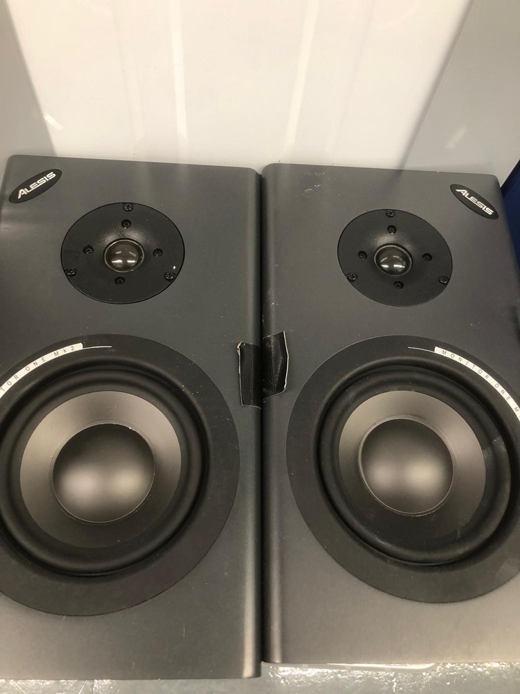 Edgware storage facility unit auction IB-1735