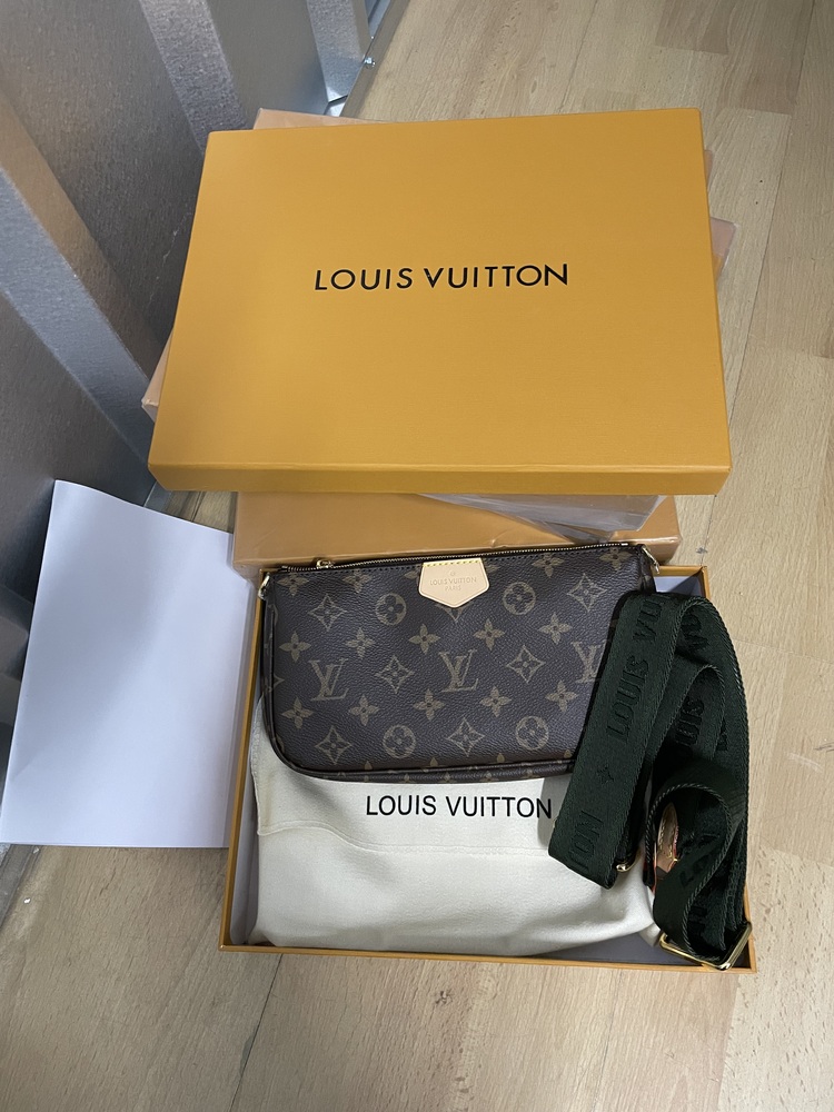 Acton storage facility unit auction IB-9709 26