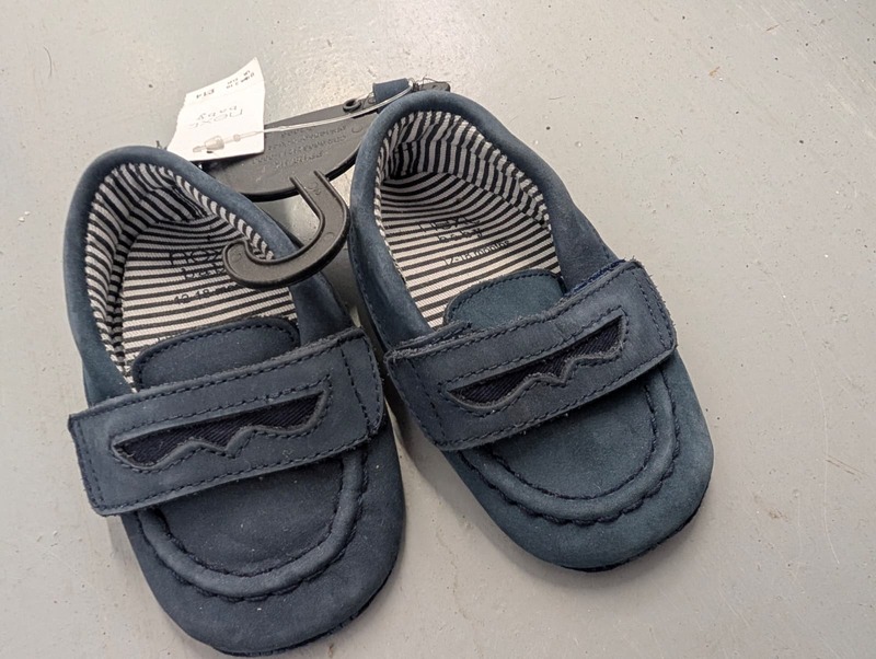 SureStore Bury Storage Unit auction IB-6490 22