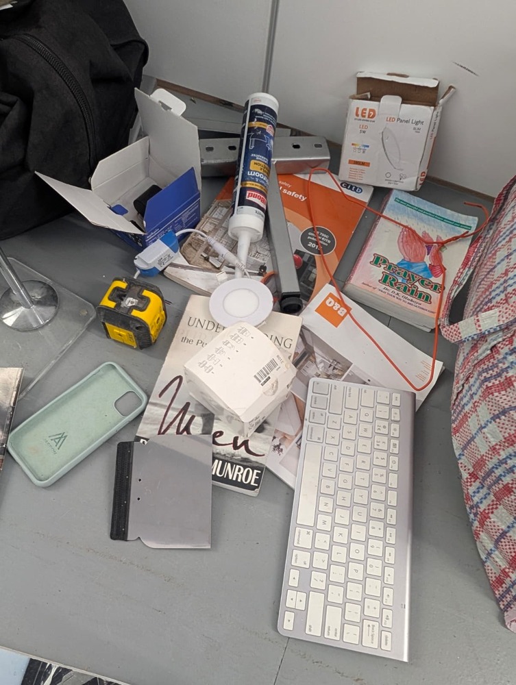 SureStore Bury Storage Unit auction IB-6490 22