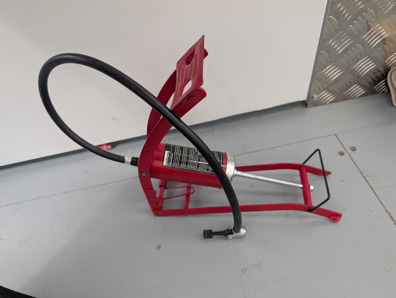 SureStore Bury Storage Unit auction IB-6490 22