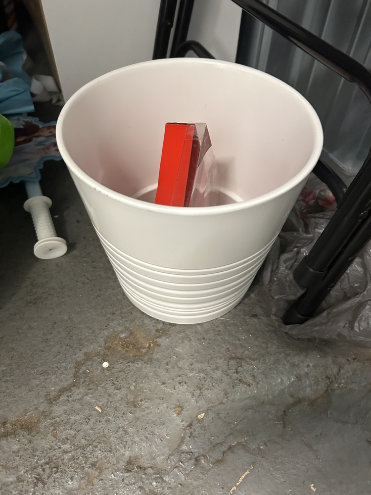 Halifax Storage auction IB-7390 10