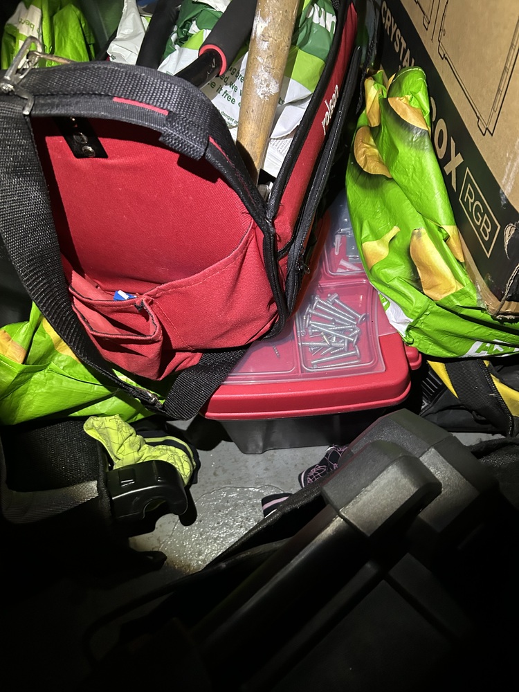 Halifax Self storage unit auction IB-7390