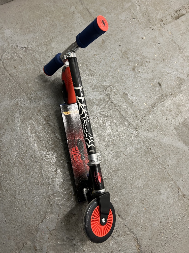 Halifax Storage Unit auction IB-7390 22