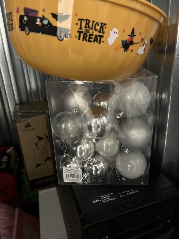 Halifax Storage auction IB-7390 10