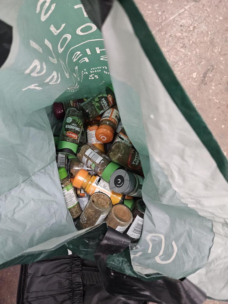 The Storage Team Skelmersdale Storage auction IB-1569