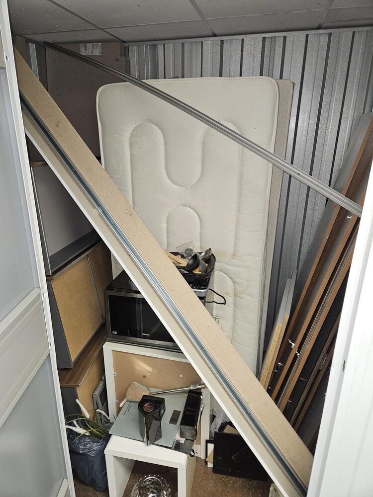 The Storage Team Skelmersdale storage facility unit auction IB-1569