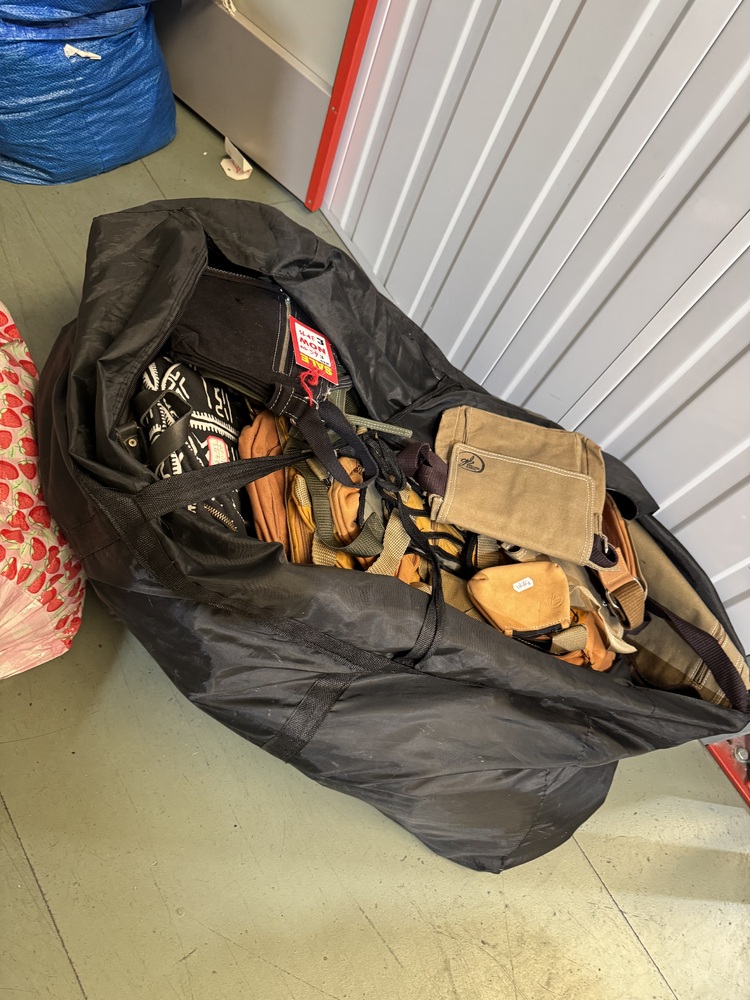 Selby Storage Unit auction IB-4054 32