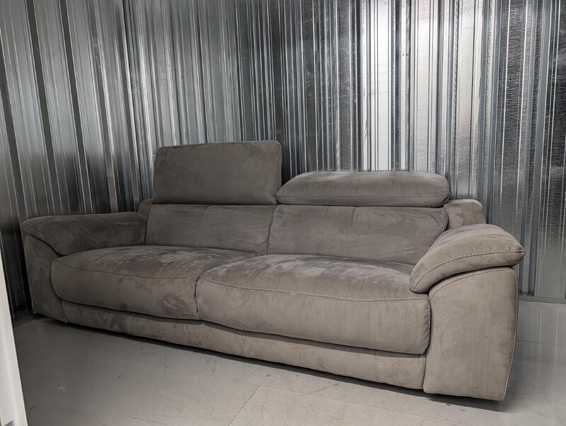 Wednesbury Storage Unit auction IB-7337