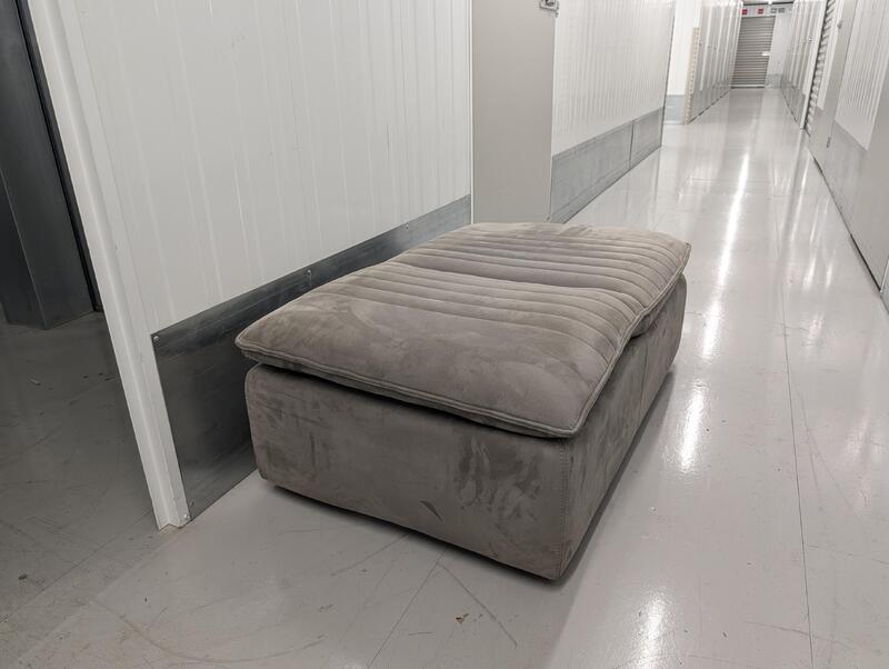 Wednesbury Self storage auction IB-7337