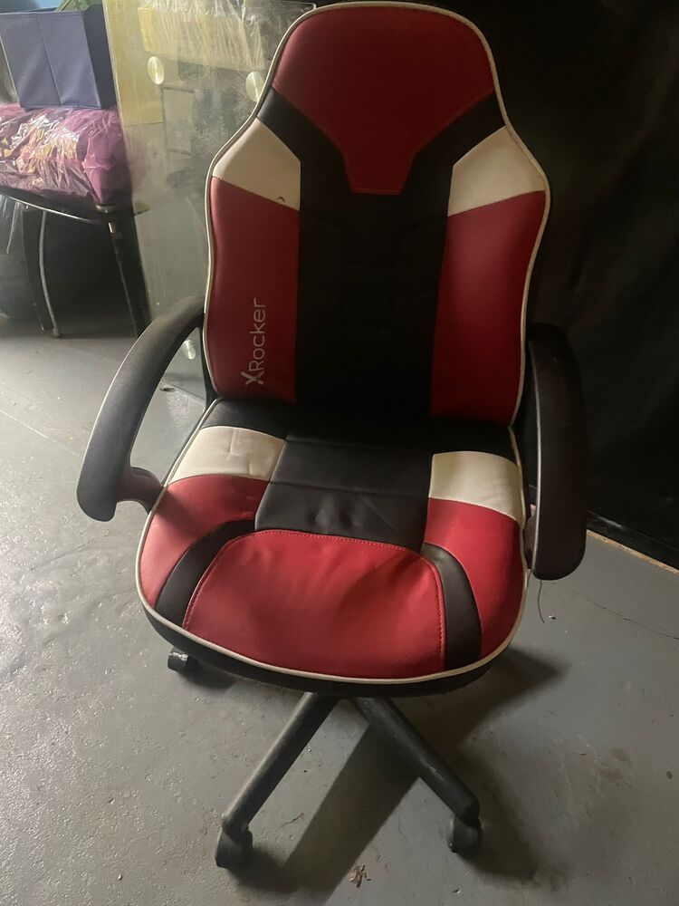 Bolton North Self storage unit auction IB-4404