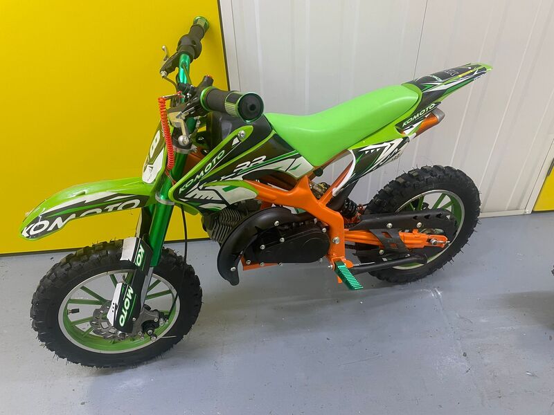 Bolton North storage facility unit auction IB-4404 16