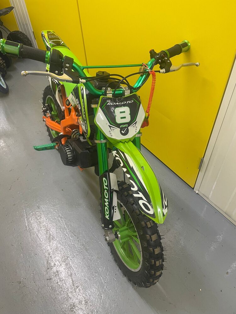 Bolton North storage facility unit auction IB-4404 16