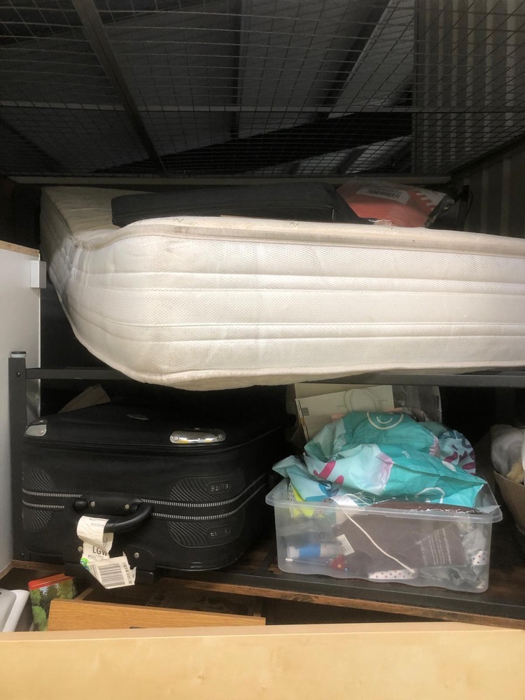 Crawley storage facility unit auction IB-1629